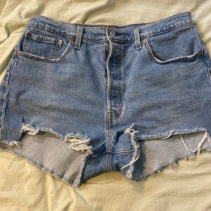 501 High-Waisted Levi Shorts